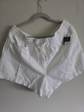 Universal Thread White High-Waist Drawstring Shorts